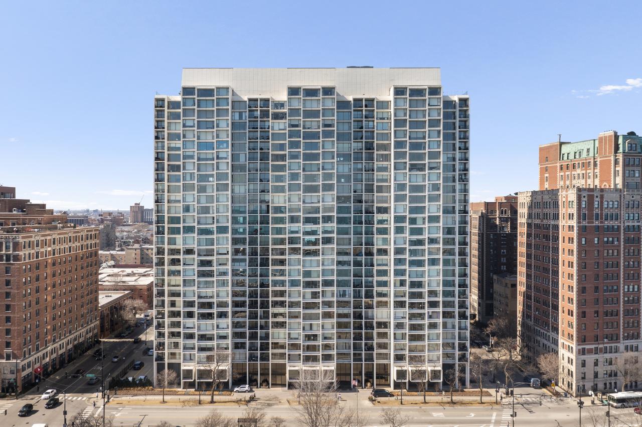 3200 N Lake Shore Dr. #702, Chicago, IL 60657