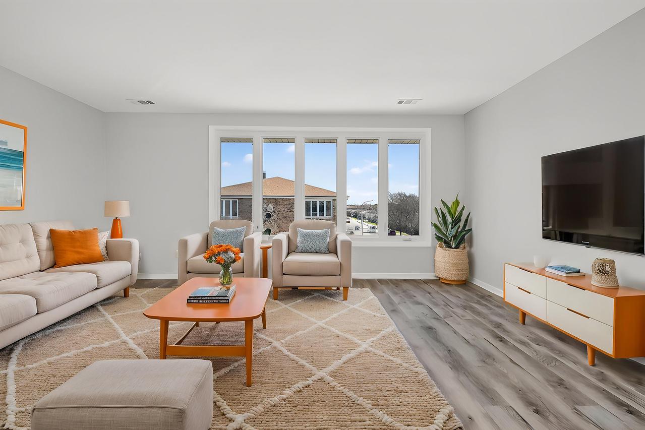 6260 S Newland Ave. #3S, Chicago, IL 60638