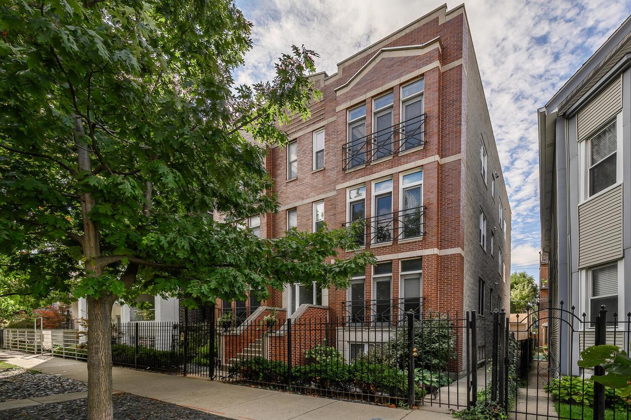 1942 N Francisco Ave. #3N, Chicago, IL 60647