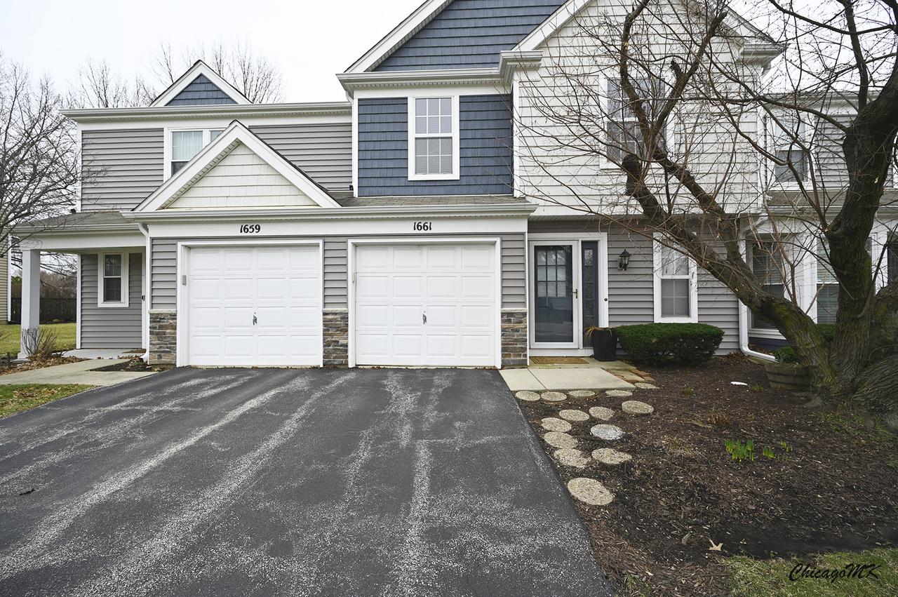 1661 College Green Dr., Elgin, IL 60123