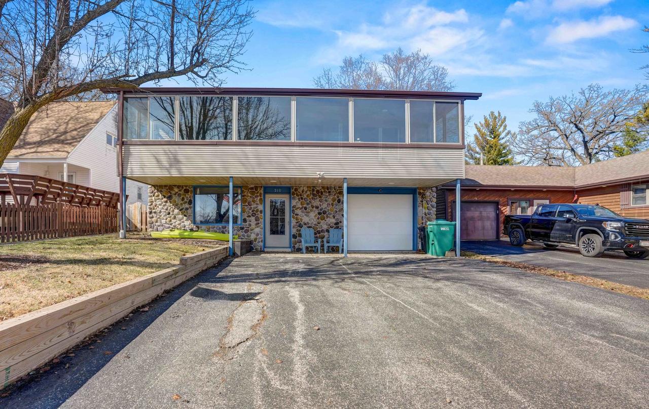 310 Mastodon Dr., Ingleside, IL 60041