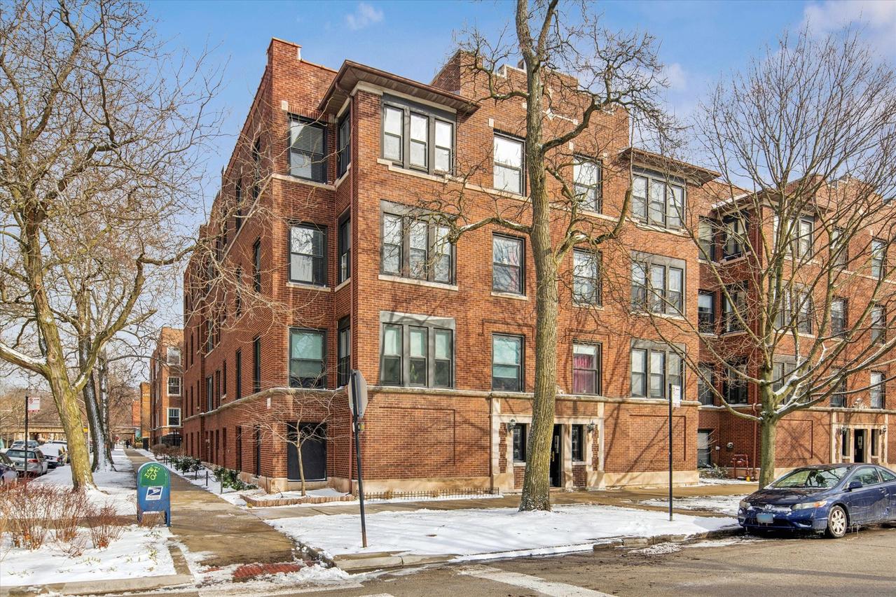 7035 N Greenview Ave. #3S, Chicago, IL 60626