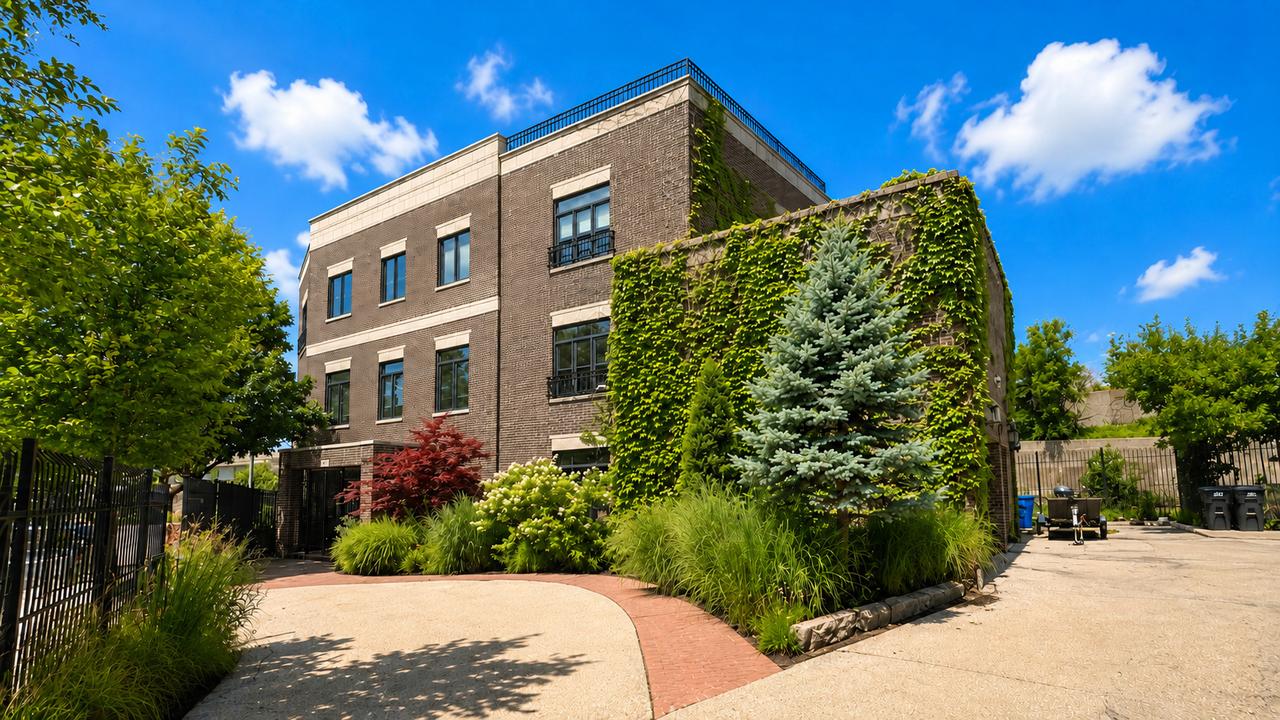 3914 W 51st St., Chicago, IL 60632