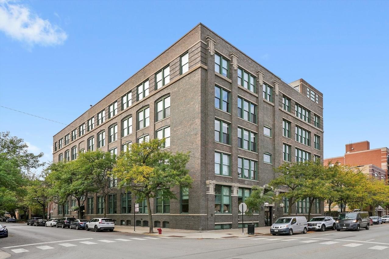 1327 W Washington Blvd. #106, Chicago, IL 60607