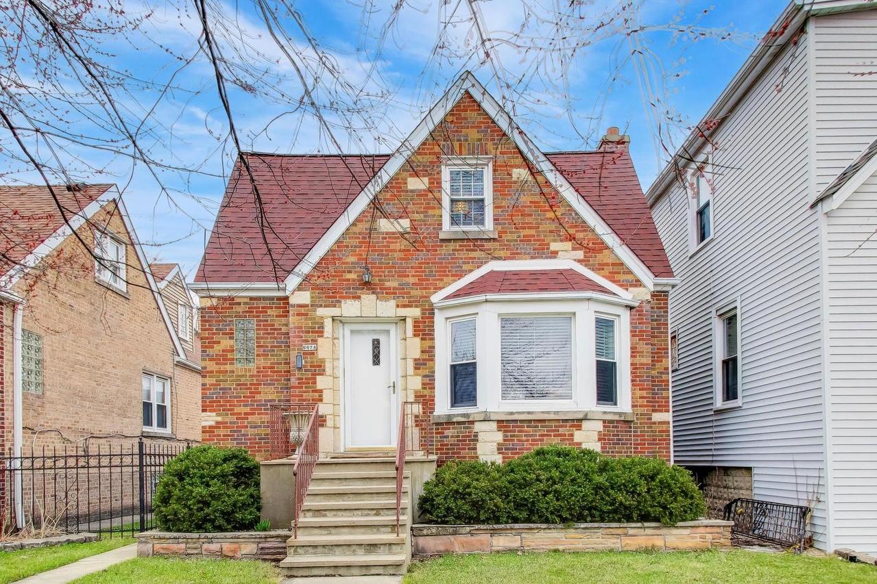 6674 W Hayes Ave., Chicago, IL 60631
