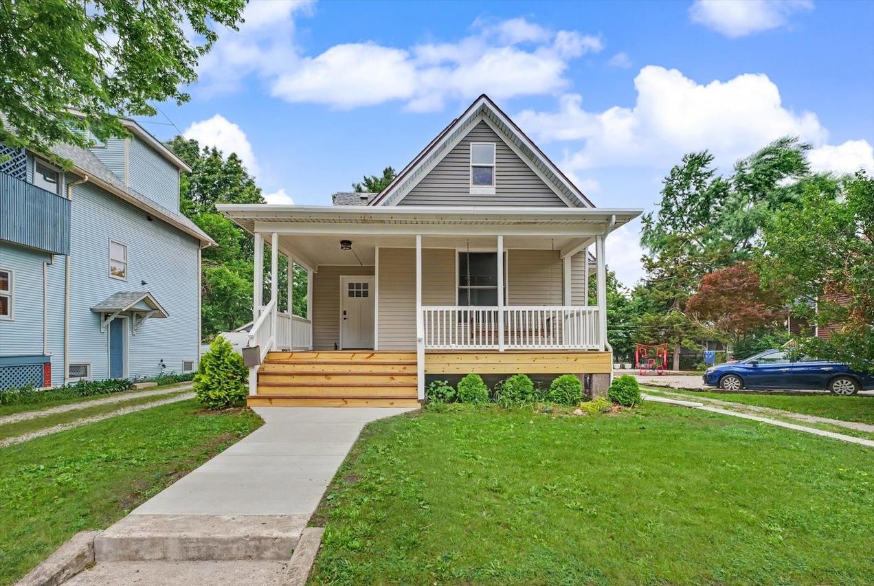 705 S State St., Champaign, IL 61820