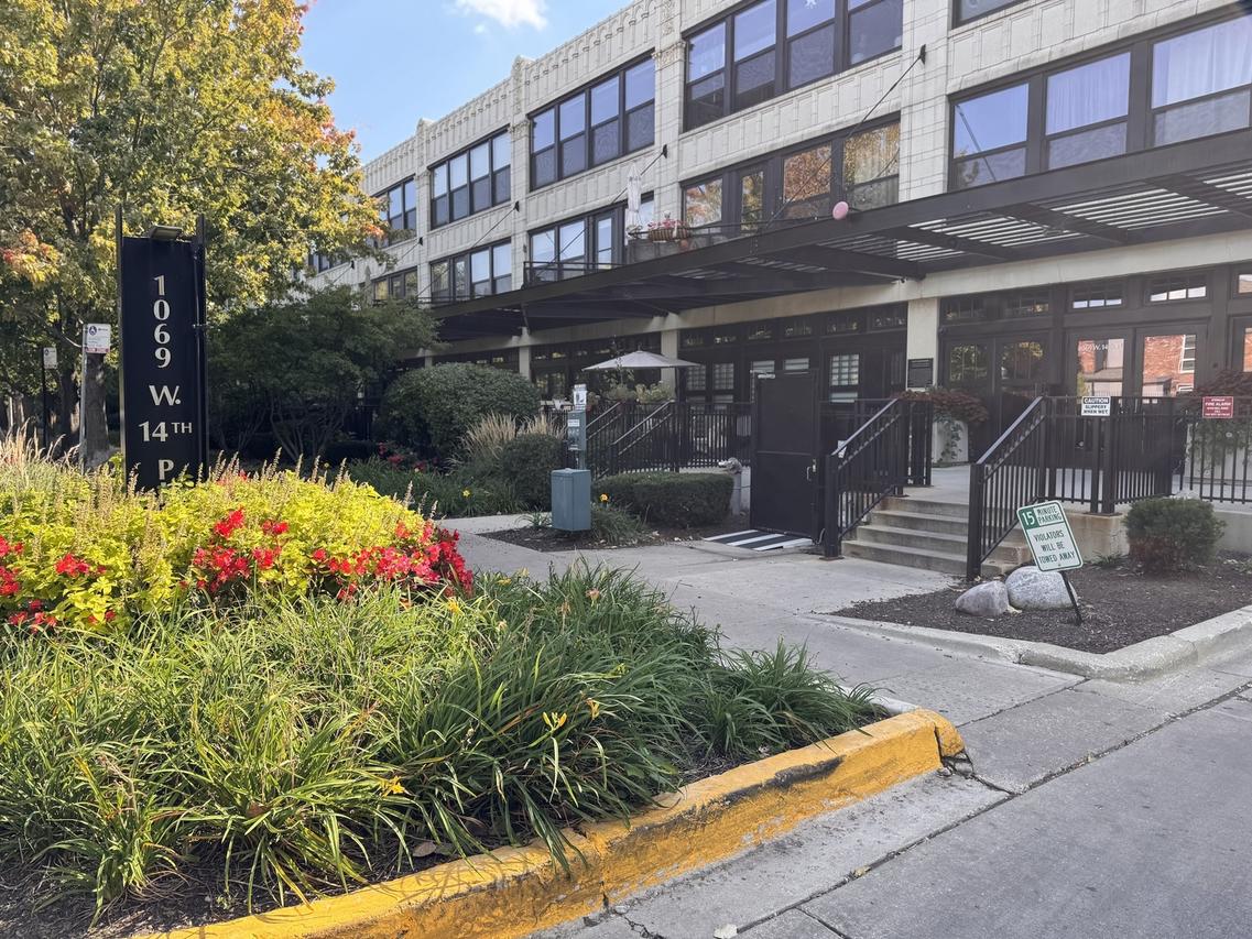 1069 W 14th Pl. #229, Chicago, IL 60608