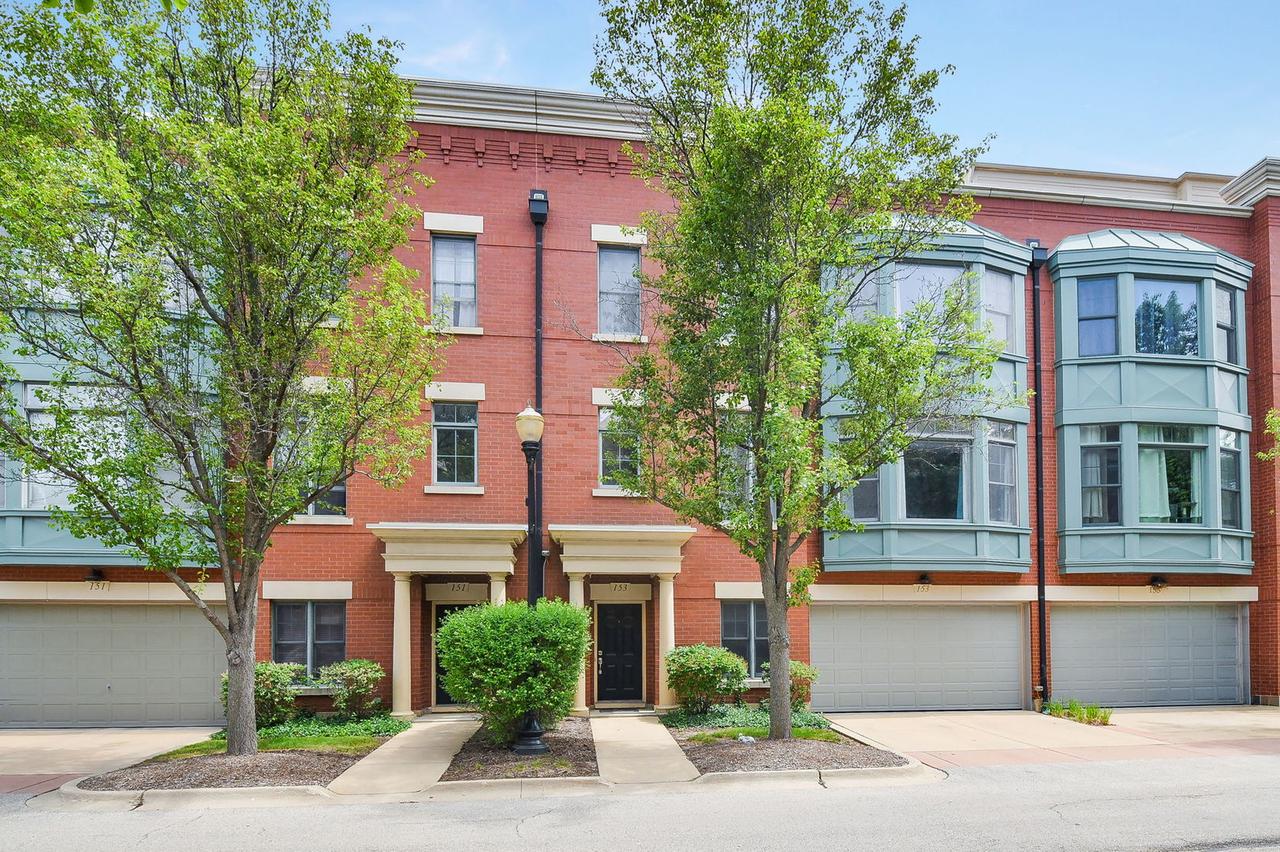 153 Dawson Dr., Elgin, IL 60120