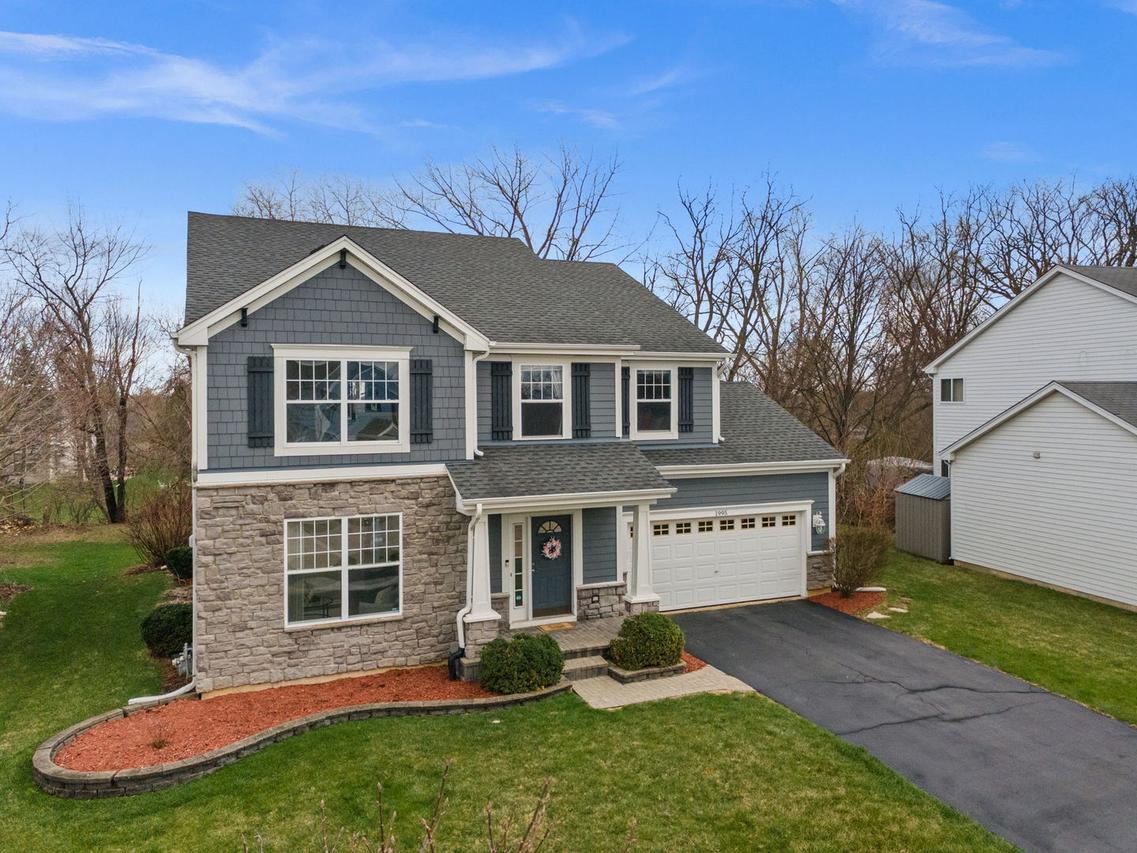 1995 Colchester Ave., Hoffman Estates, IL 60192