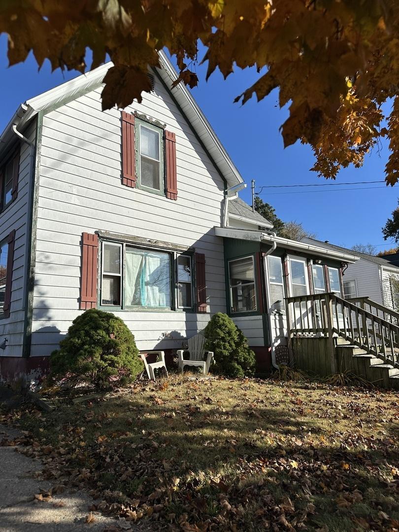 804 N 4th St., Savanna, IL 61074