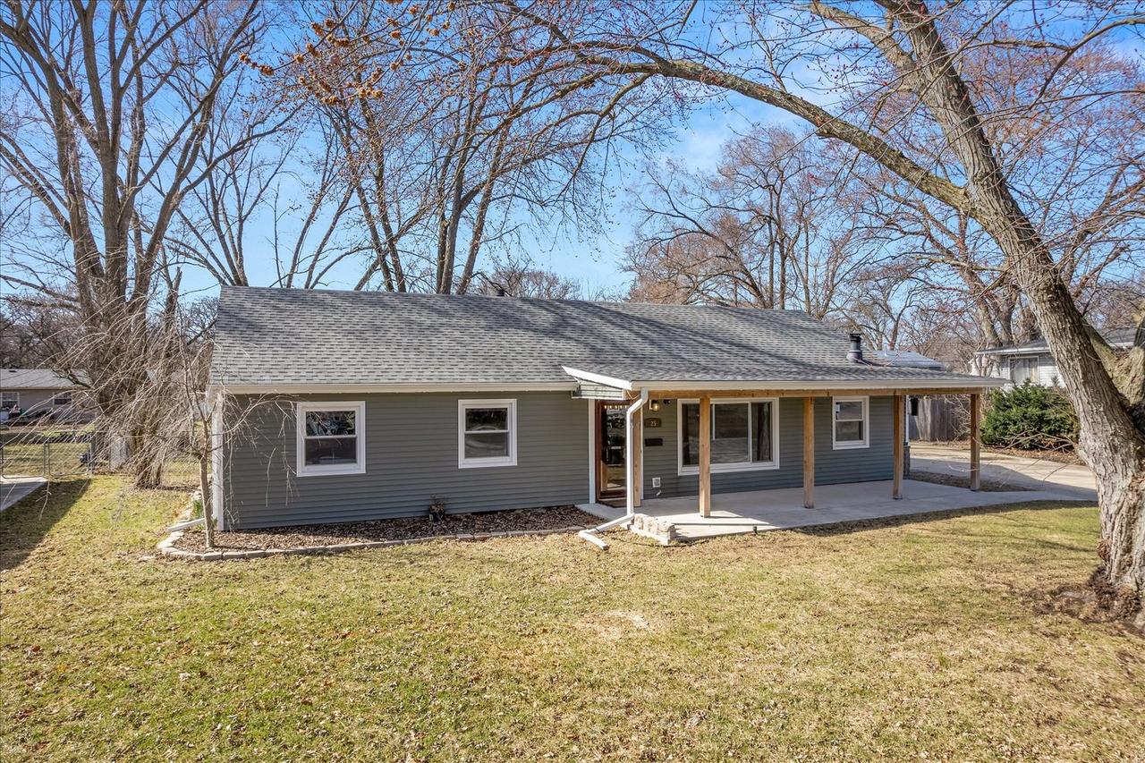 25 Seneca Dr., Montgomery, IL 60538