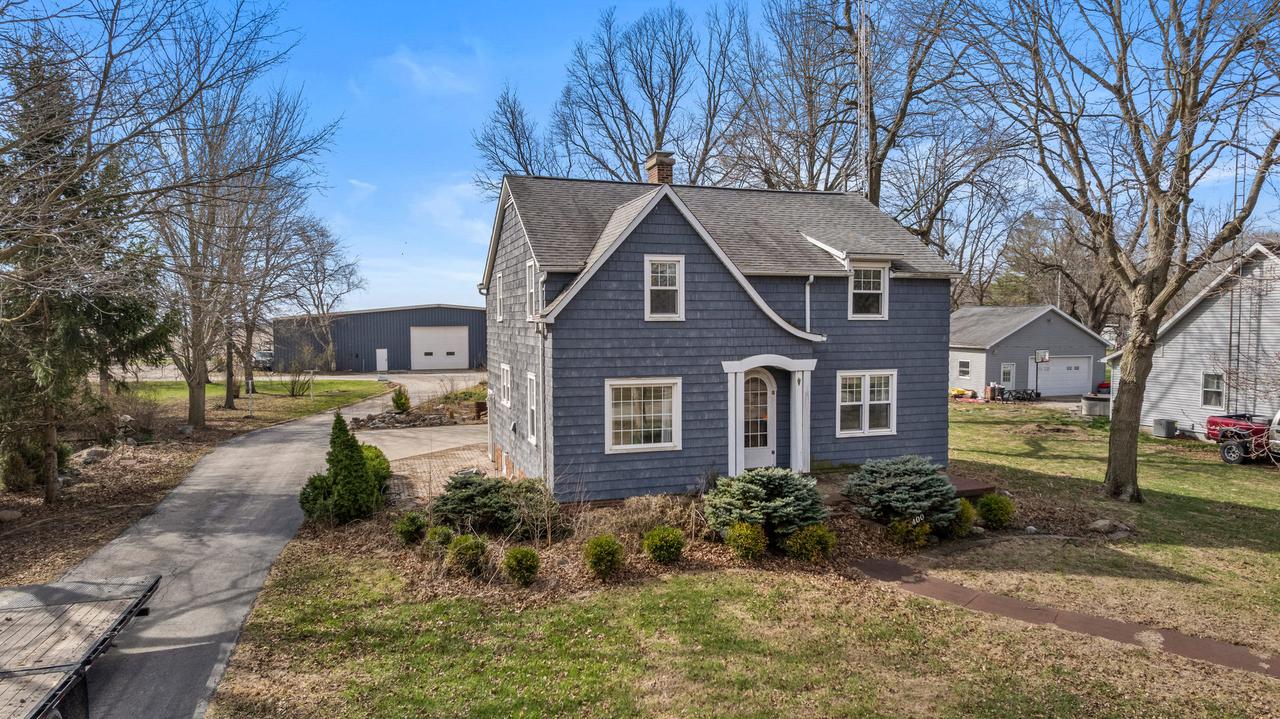 400 E 3rd St., Brocton, IL 61917