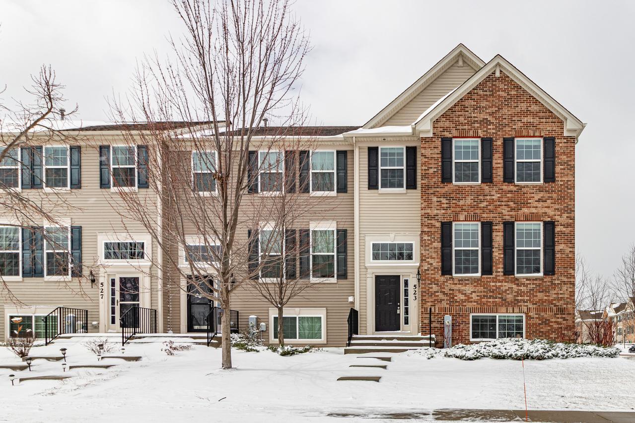 523 Town Center Blvd., Gilberts, IL 60136