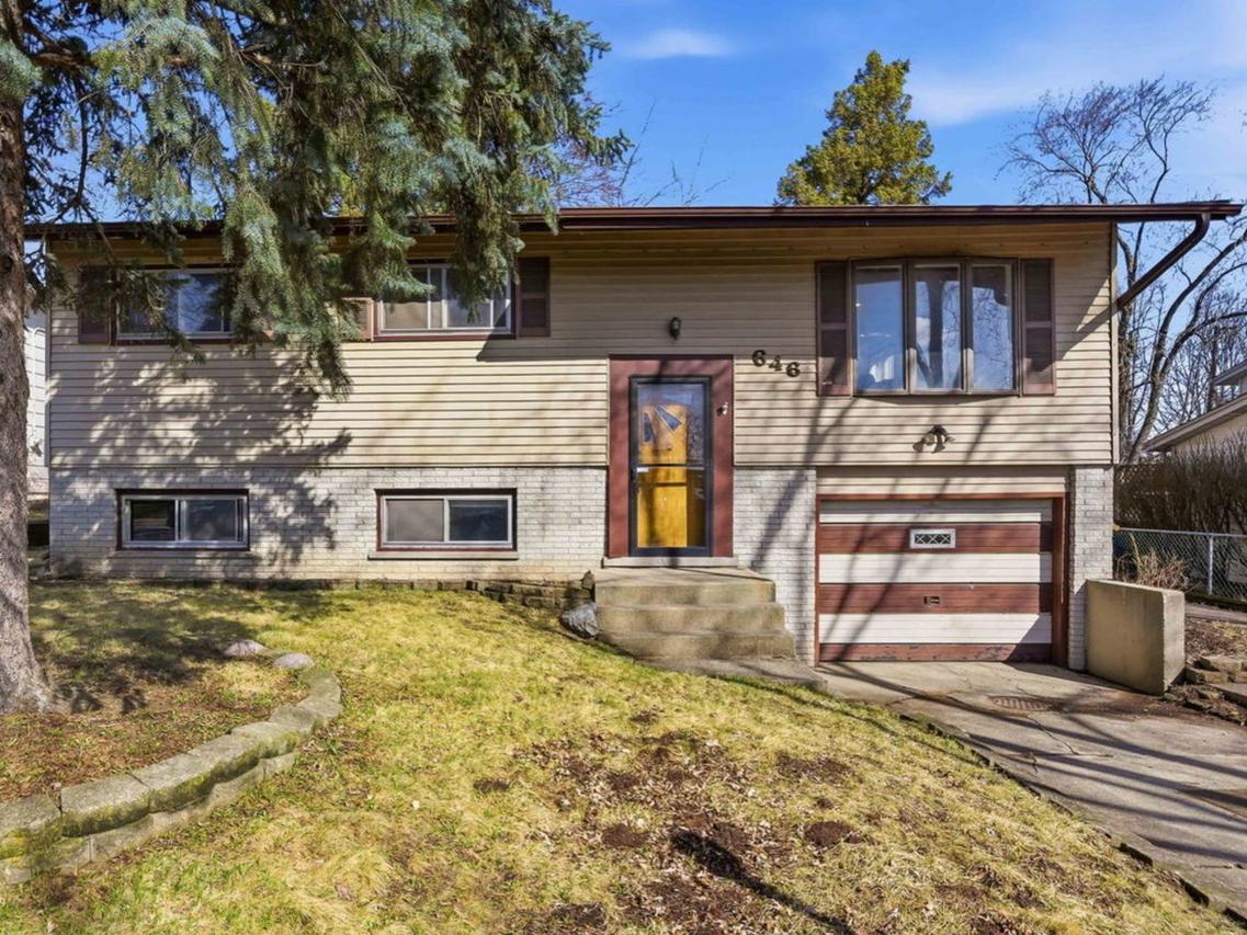 646 Dickens Ave., Glendale Heights, IL 60139