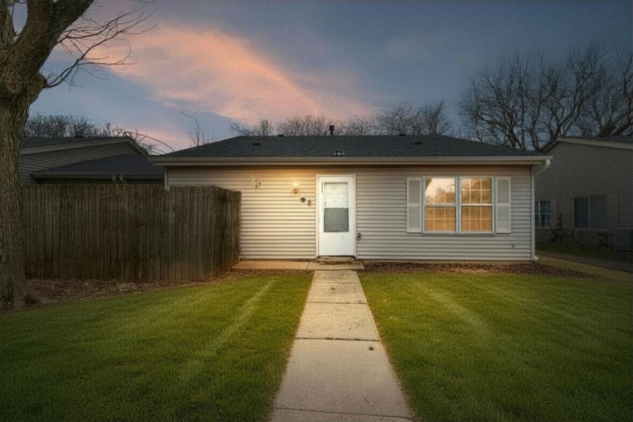80 Fernwood Dr. #O, Bolingbrook, IL 60440