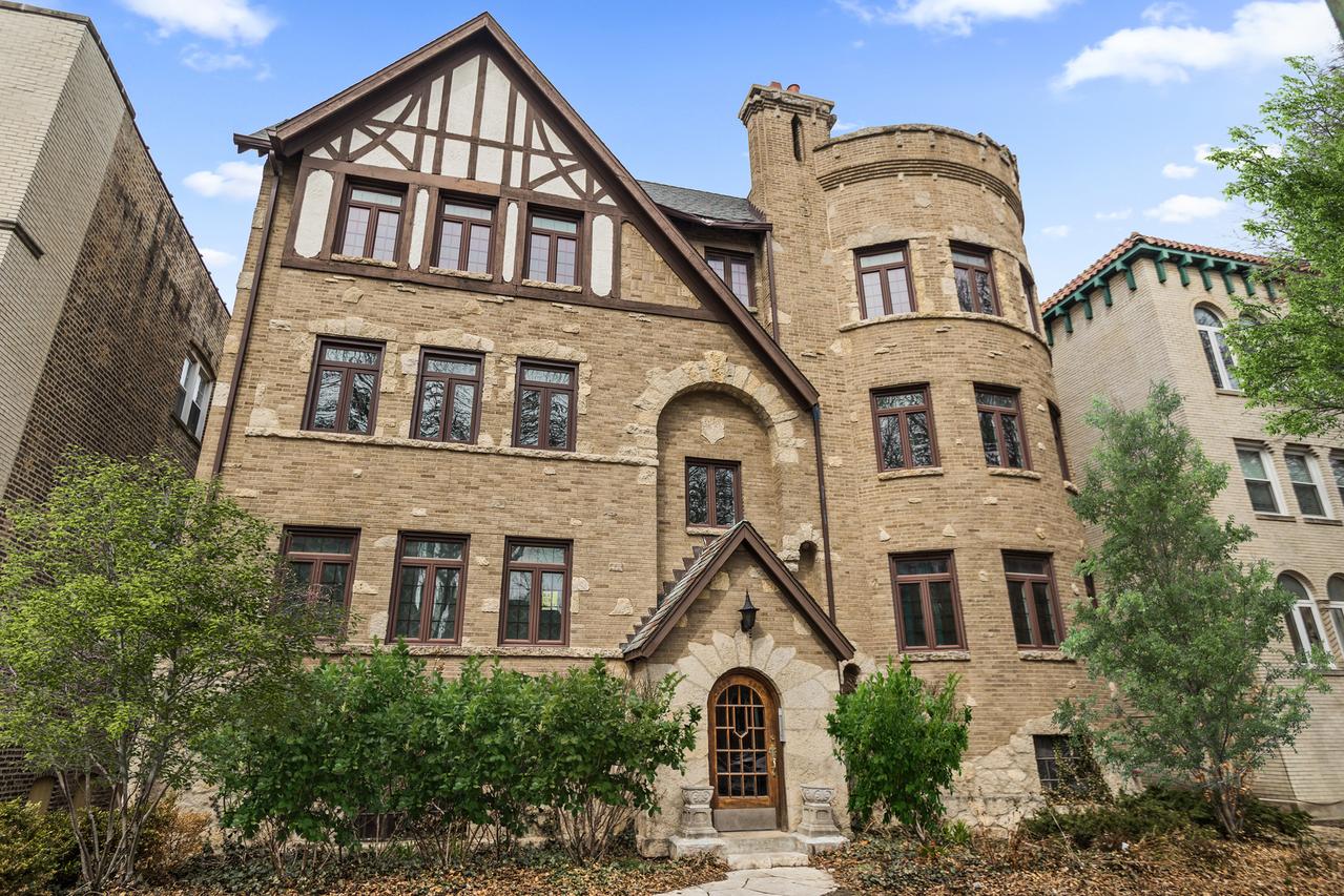 2322 W Farwell Ave. #3W, Chicago, IL 60645