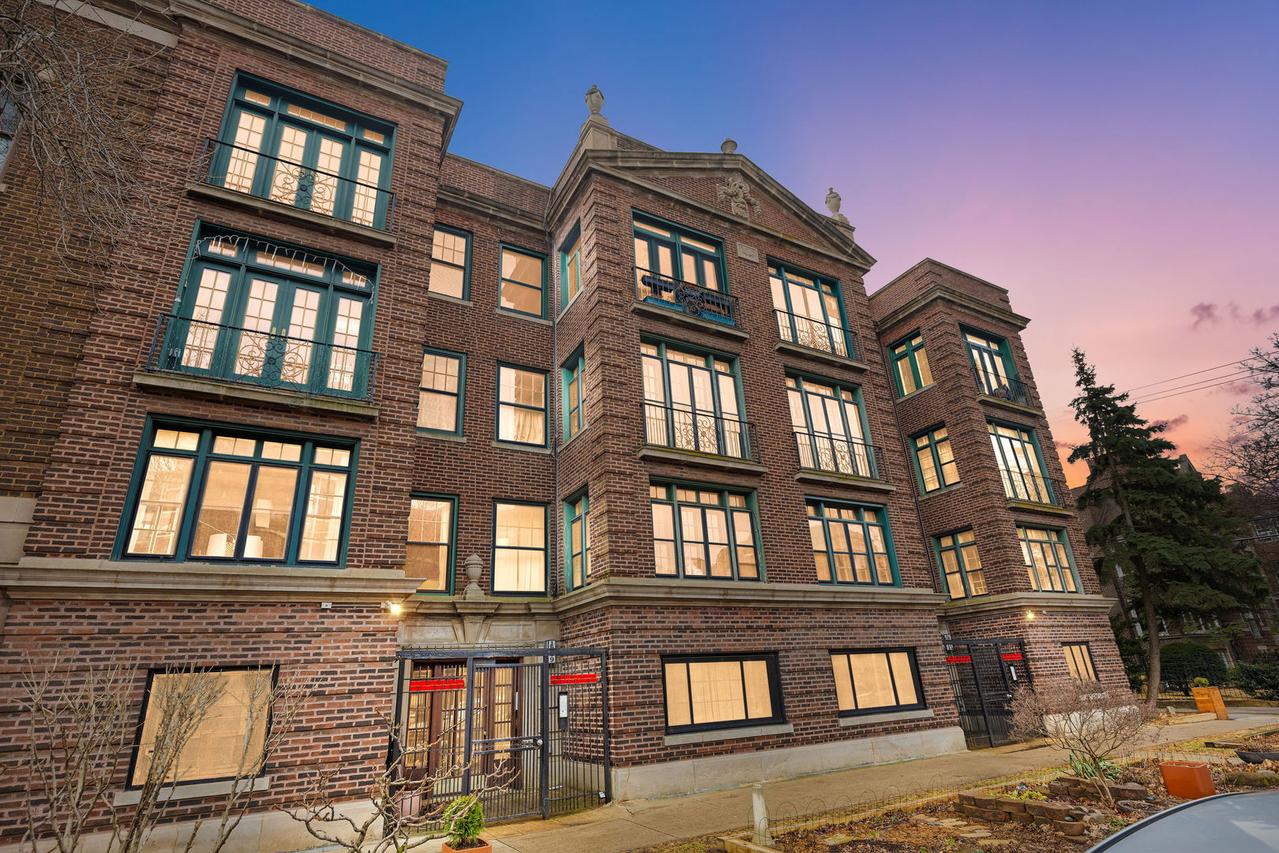 1209 W Farwell Ave. #3W, Chicago, IL 60626