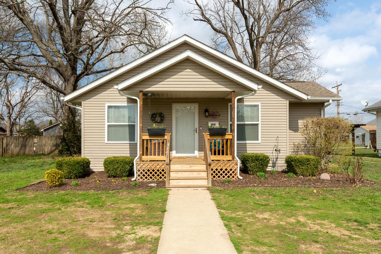 1914 Clarke St., Murphysboro, IL 62966