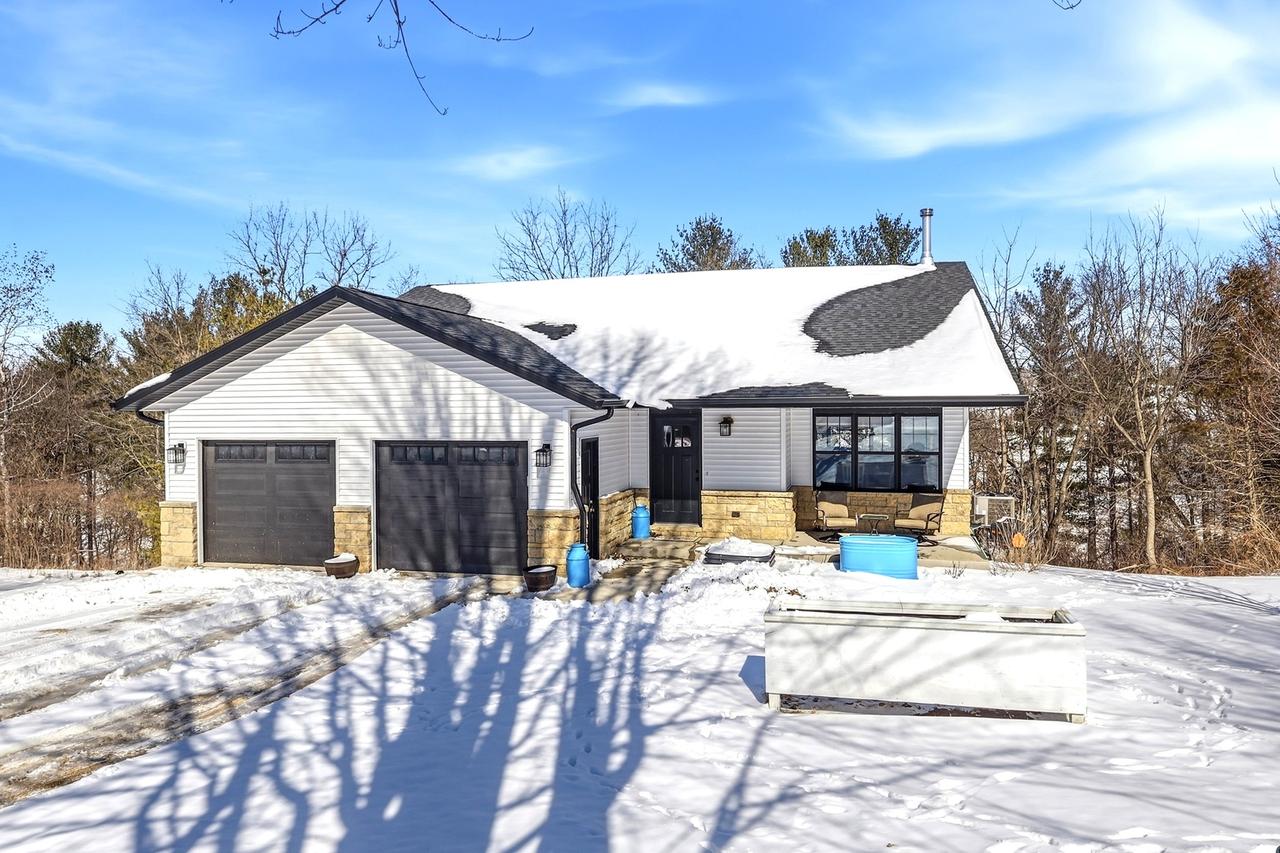 3A96 General Sherman Ct., Apple River, IL 61001