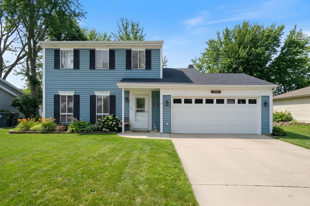 30W240 Leominster Ct., Warrenville, IL 60555