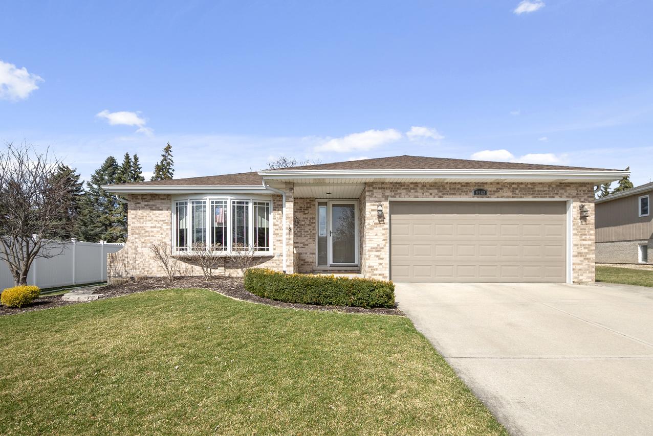 6948 Coachwood Tr., Tinley Park, IL 60477