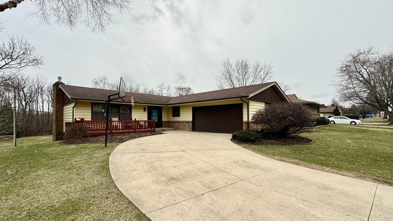 5863 Alma Dr., Rockford, IL 61108
