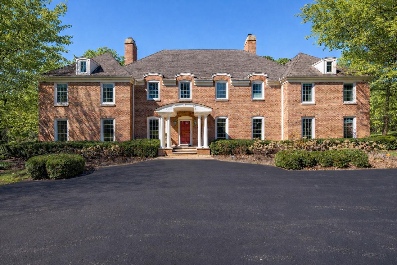 568 Plymouth Dr., Inverness, IL 60067