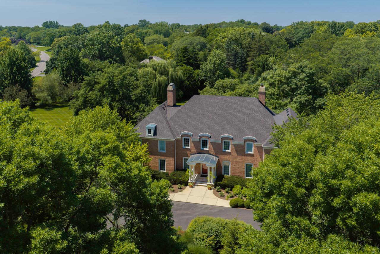 568 Plymouth Dr., Inverness, IL 60067