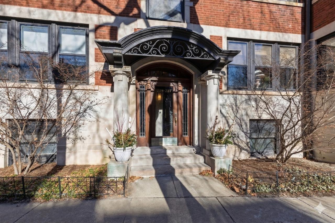 227 Main St. #3, Evanston, IL 60202