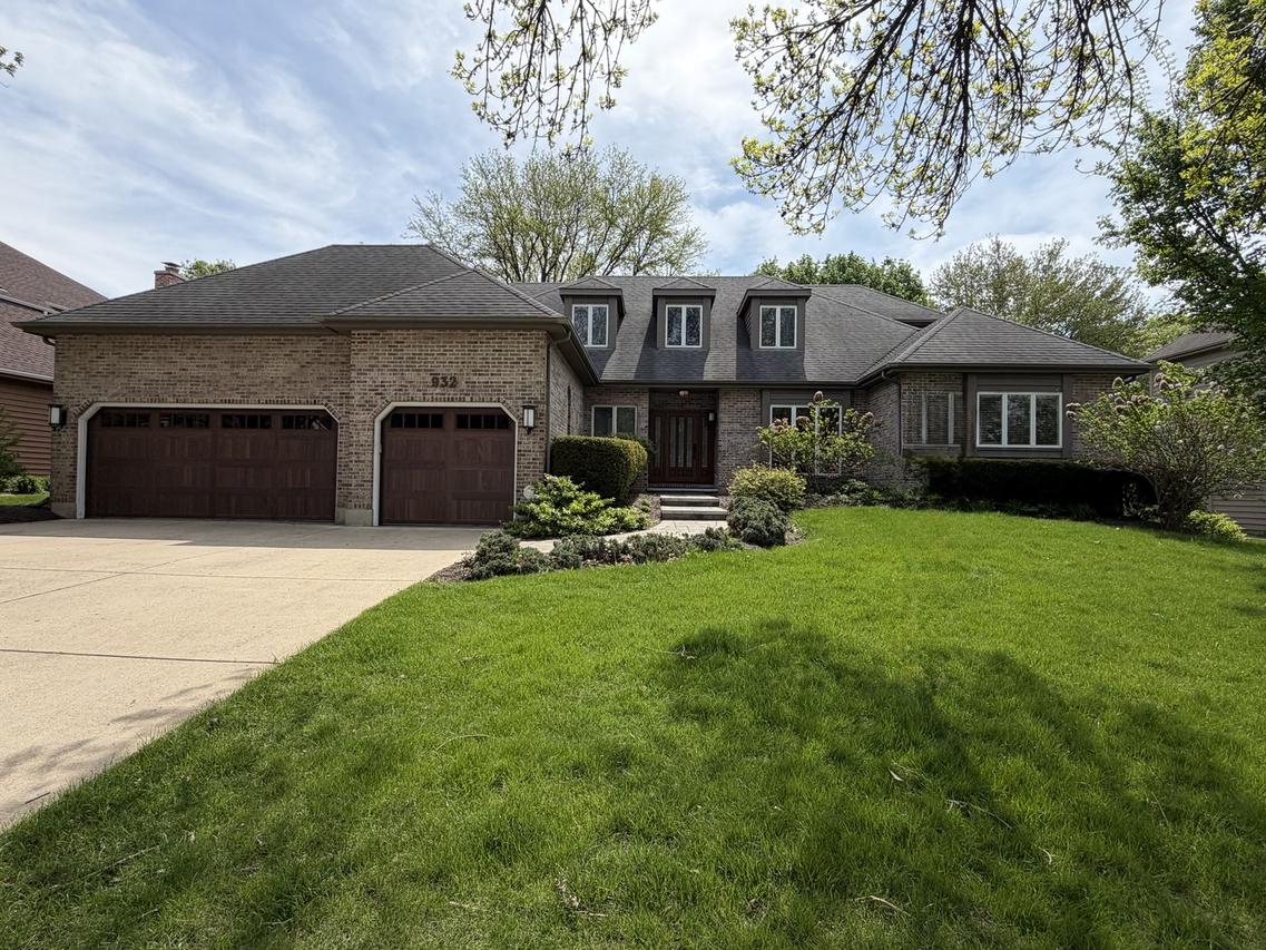 932 Watercress Dr., Naperville, IL 60540