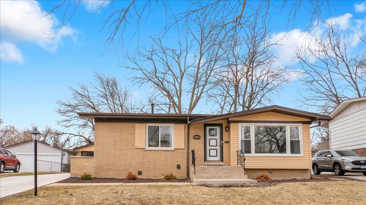 406 N Park Dr., Glenwood, IL 60425