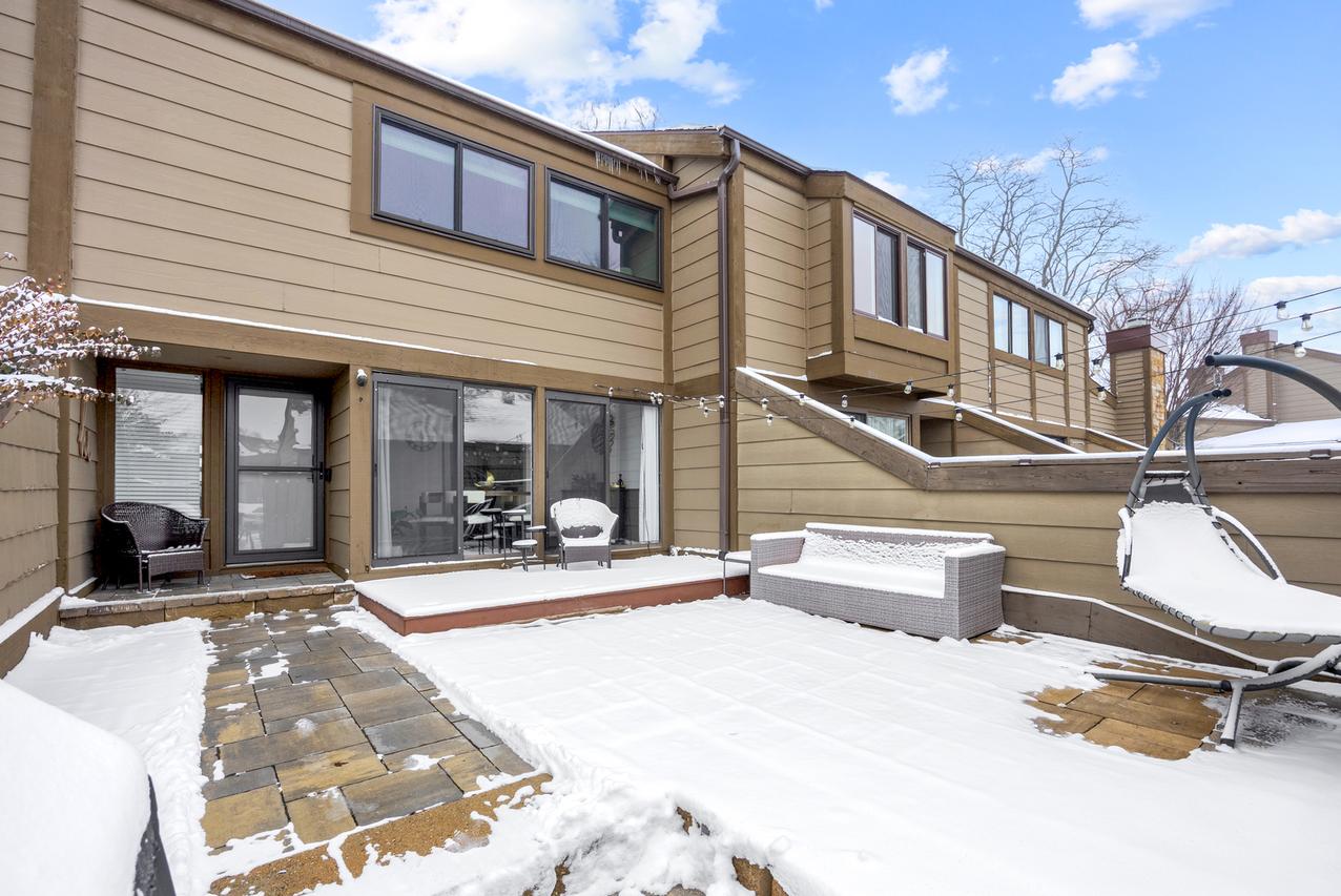 122 Aberdeen Ct., Geneva, IL 60134