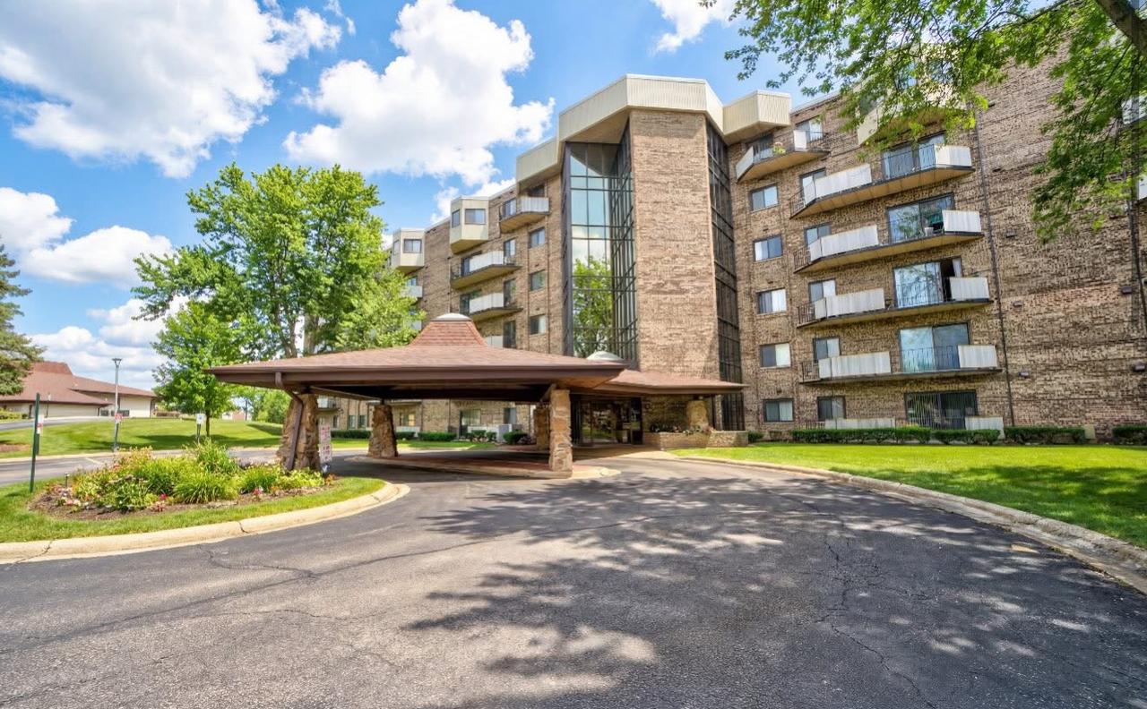 1275 E Baldwin Ln. #602, Palatine, IL 60074