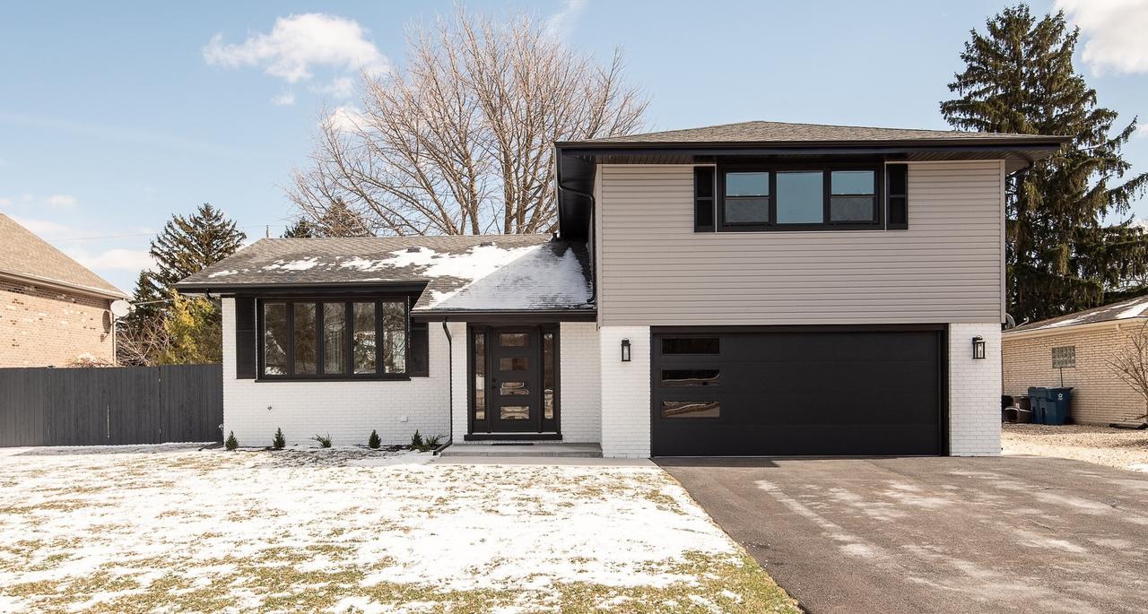 10433 S 83rd Ave., Palos Hills, IL 60465