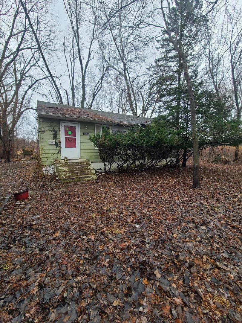 2605 N Pine St., Waukegan, IL 60087