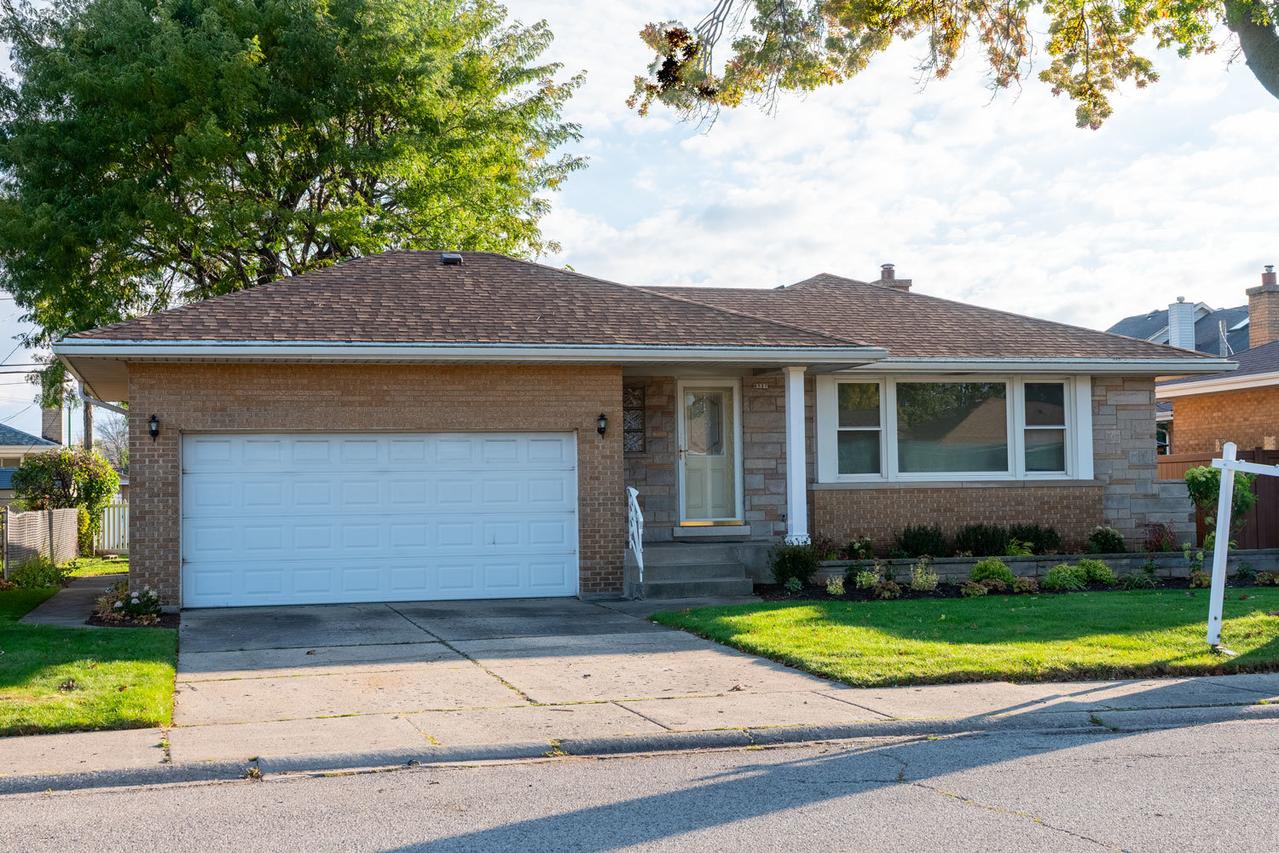 8537 W Sunnyside Ave., Chicago, IL 60656