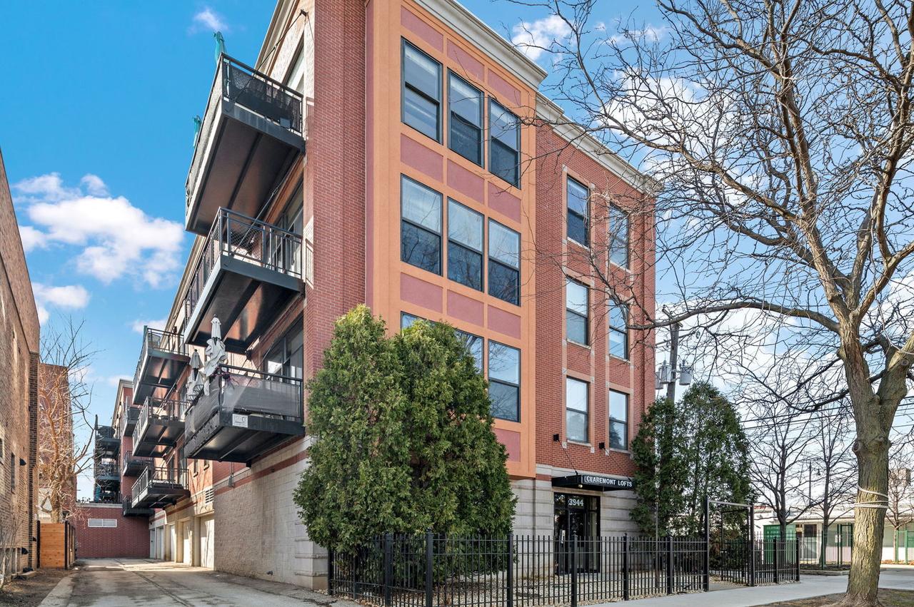 3944 N Claremont Ave. #408, Chicago, IL 60618
