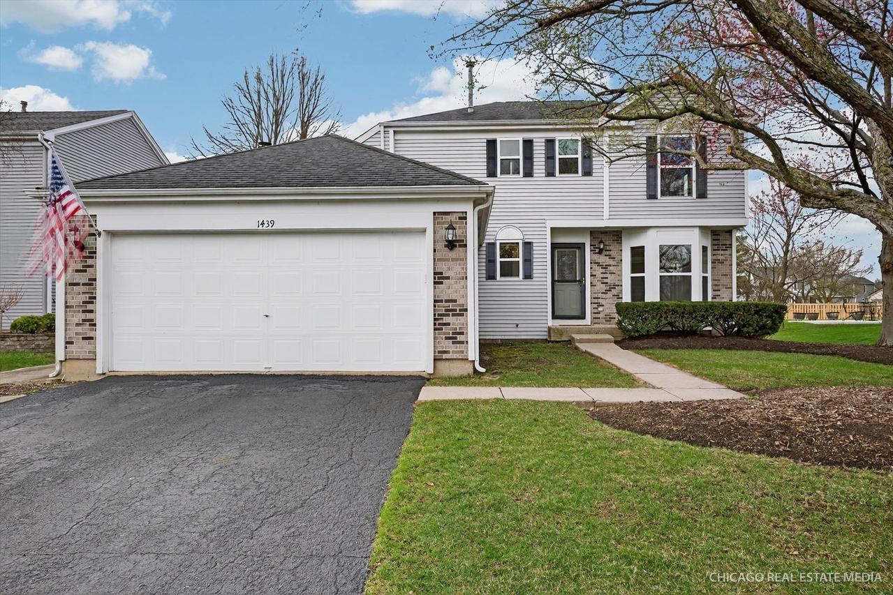 1439 Blue Heron Dr., Crystal Lake, IL 60014