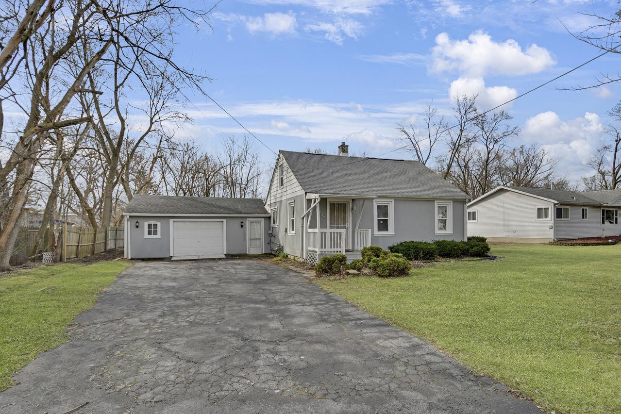 3737 Rose Manor Ter., Markham, IL 60428