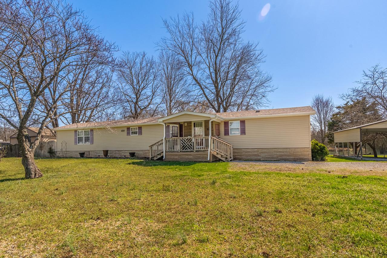 20393 Galatia Post Rd., Pittsburg, IL 62974