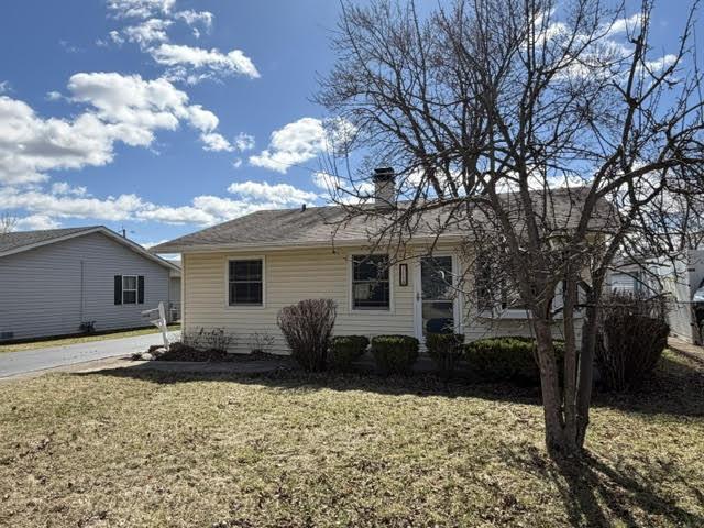 111 Cedar Cir., Streamwood, IL 60107