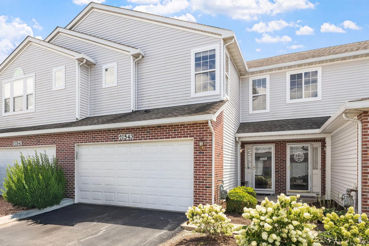 21543 Eich Dr., Crest Hill, IL 60403