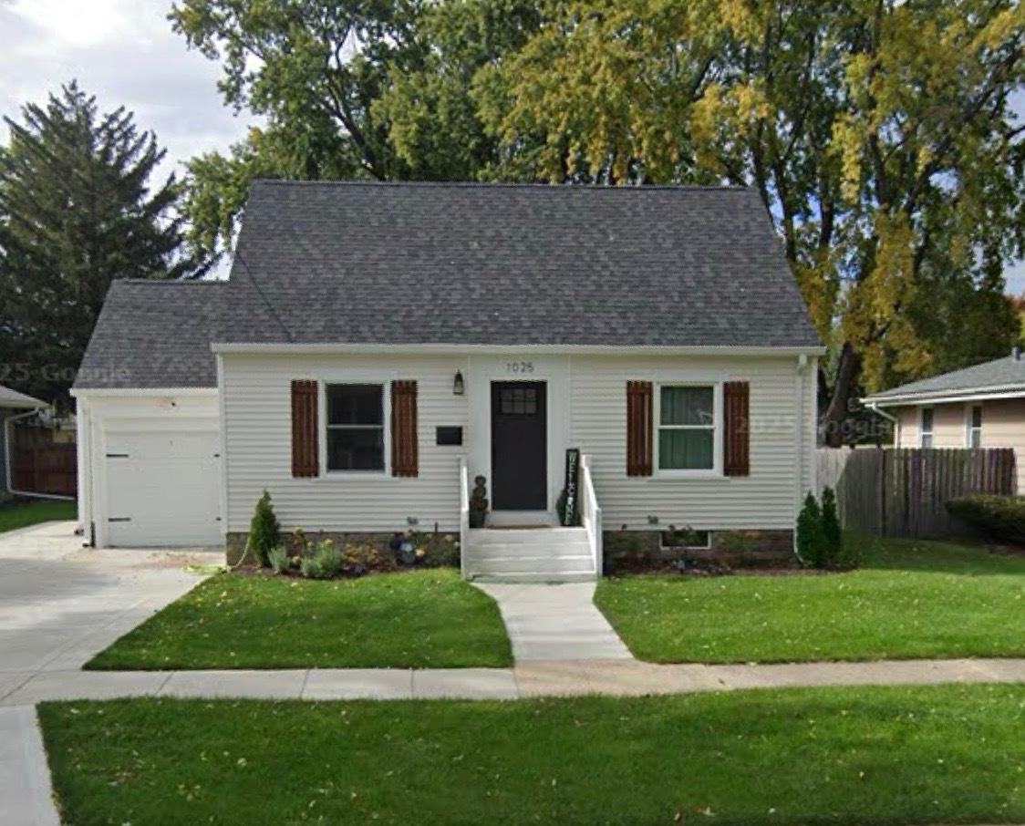 1025 Queen Anne St., Woodstock, IL 60098