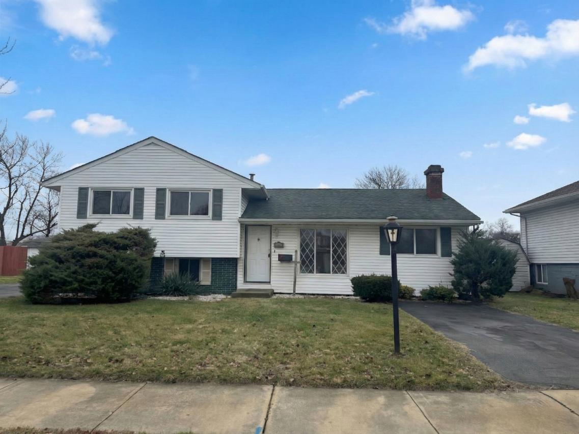 202 E Rose St., Glenwood, IL 60425