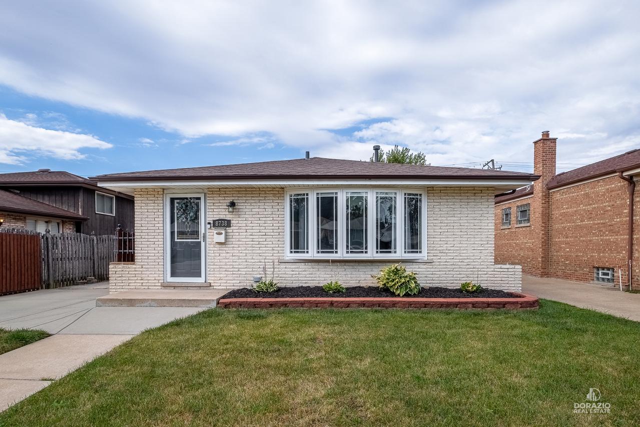 8738 S Troy Ave., Evergreen Park, IL 60805