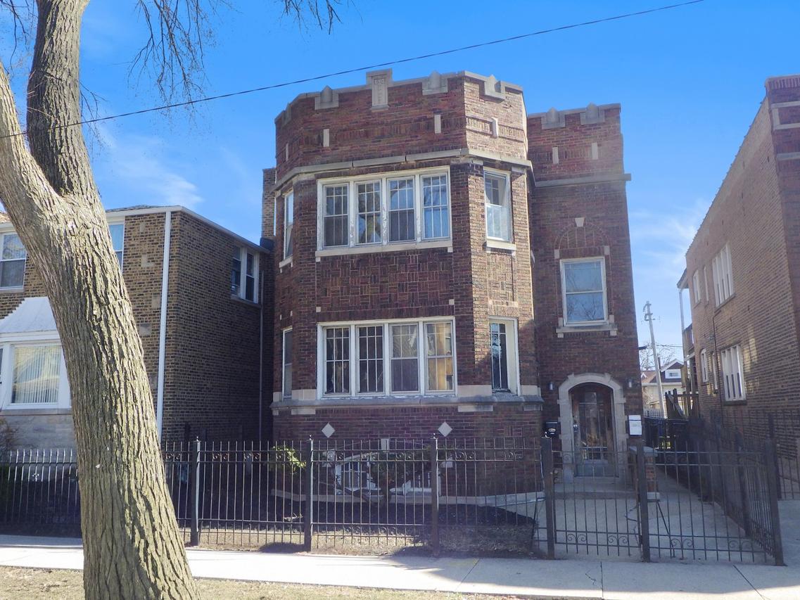 8241 S Clyde Ave., Chicago, IL 60617