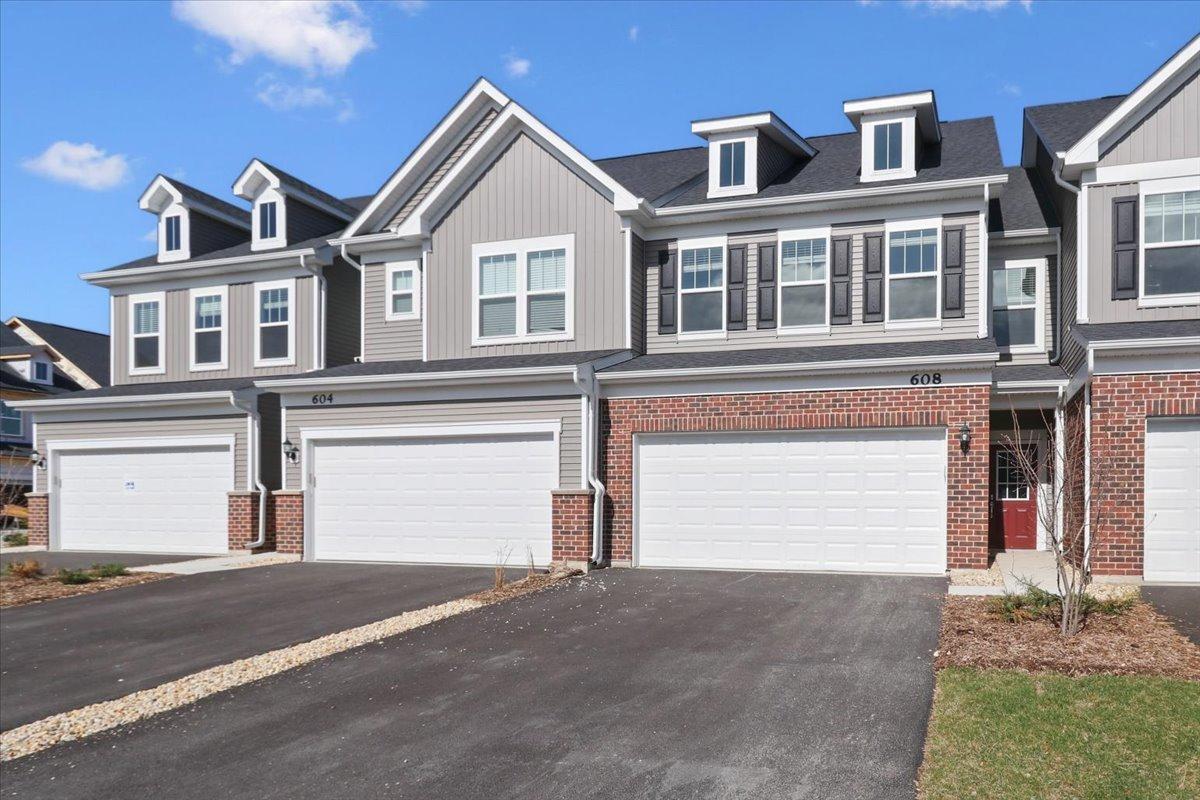 608 Switchgrass Way #61003, Bolingbrook, IL 60490