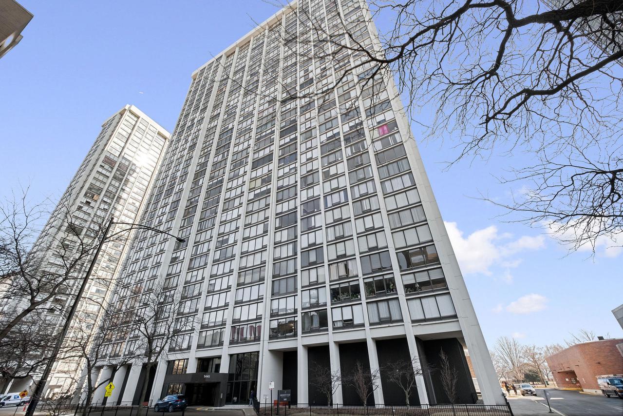 5445 N Sheridan Rd. #802, Chicago, IL 60640