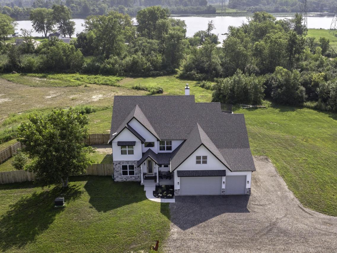 6256 N Dresden Rd., Morris, IL 60450