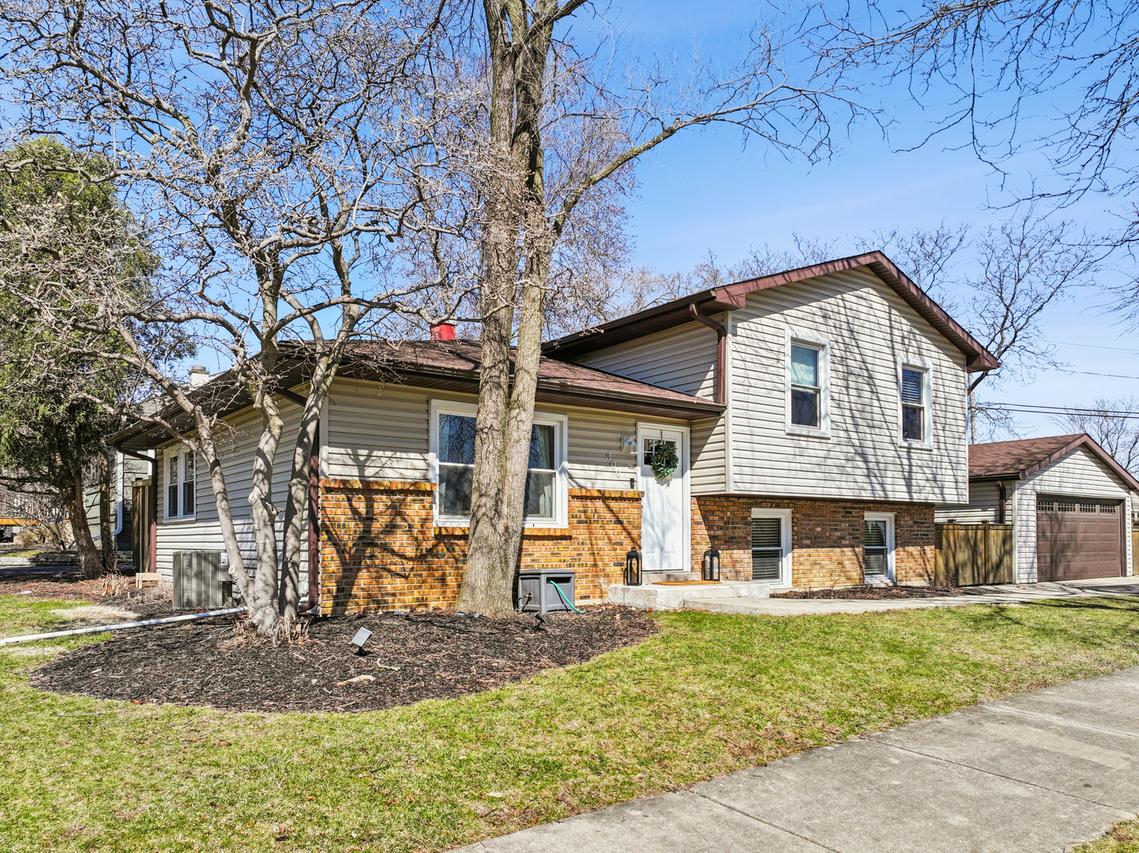 300 Norton St., Lombard, IL 60148